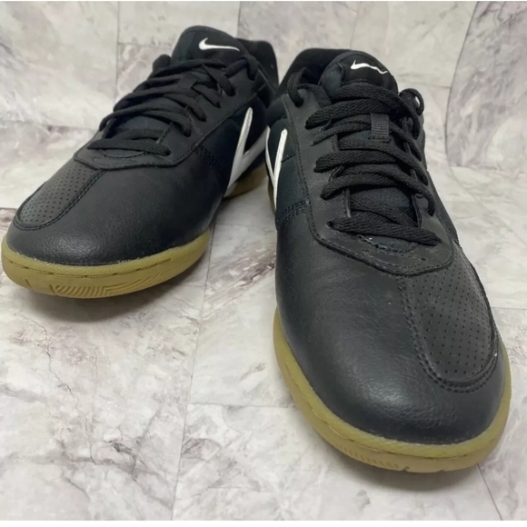 Size 8.5 - Nike Davinho Indoor Soccer Shoes Sneakers MEN 580452-010 Black - Picture 5 of 8